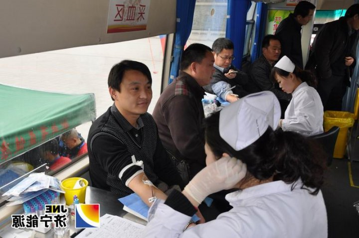 义桥煤矿青年志愿者积极参加无偿献血活动