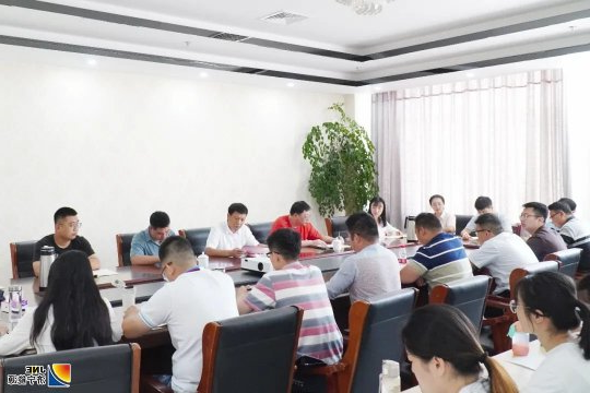 集团公司召开优才计划新入职大学生座谈会