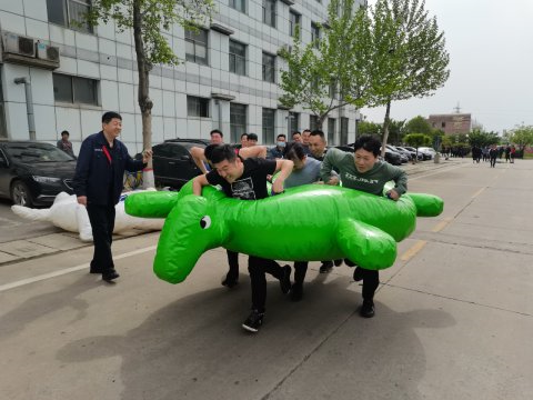 集团公司各企业举办庆“五一”职工趣味运动会