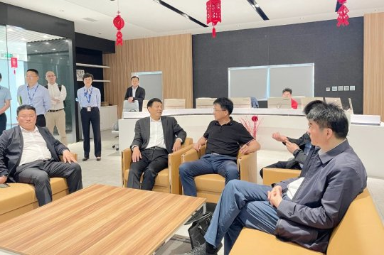 张广宇带队到中国船舶七一一研究所考察调研