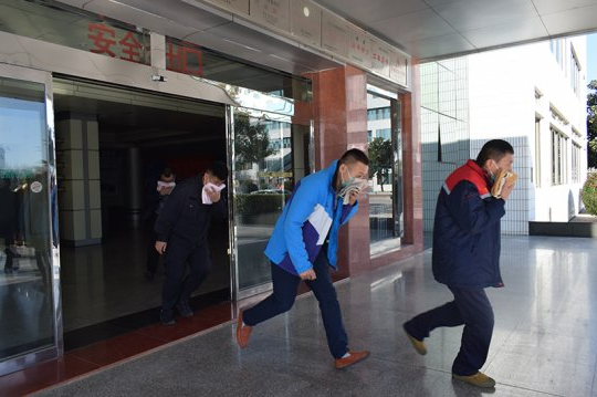 运河煤矿开展消防演练  筑牢安全防线