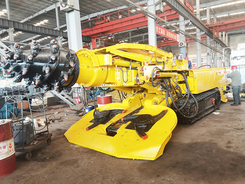 承修首批掘进机2 (1).jpg