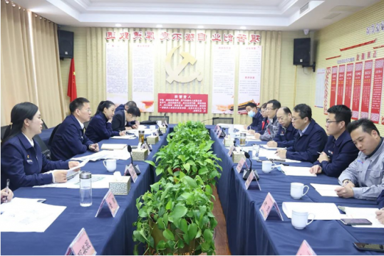 王崇景带队到盛源公司、港航建设公司调研指导工作