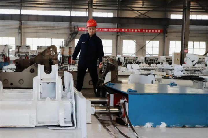 提质增效保安全！海纳科技自主设计“平放式液压支架”散装工装获好评