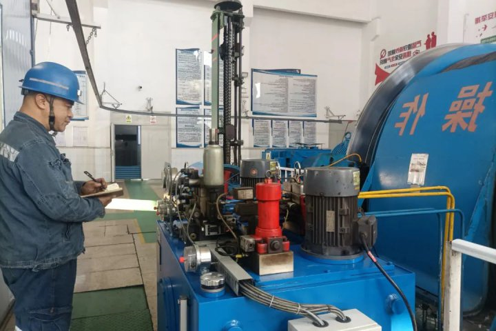 “三管”齐下！义桥煤矿巧用“一卡、一表、一册”筑牢安全基础