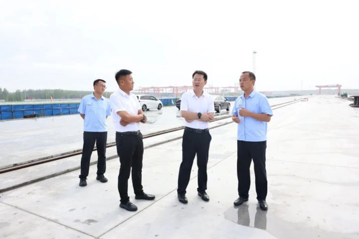 王崇景到相关企业督导汛期安全生产及重点项目建设工作