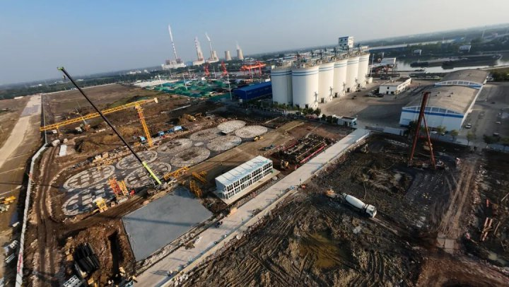 昼夜抢工破雨阻！济州粮食产业园仓储扩建项目顺利进行