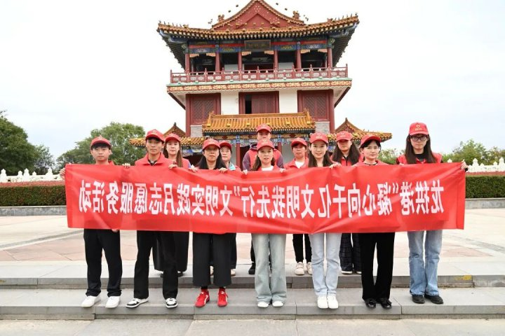 龙拱港开展文明实践月活动，内部管理“小切口”外部服务“志愿红”